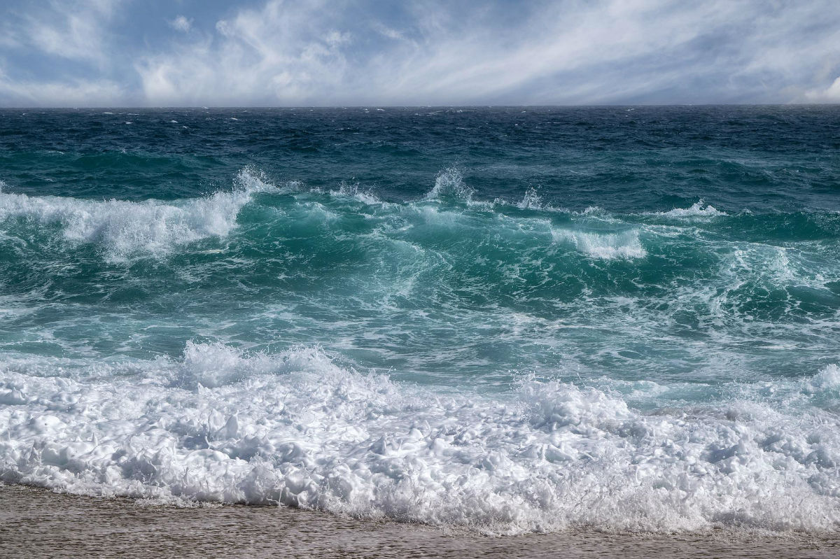 Comment choisir sa combinaison en néoprène pour le surf ?